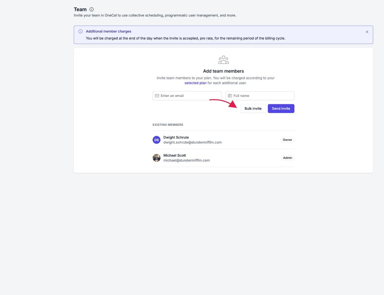 La finestra di invito di massa con il selettore del file e il link al modello CSV
